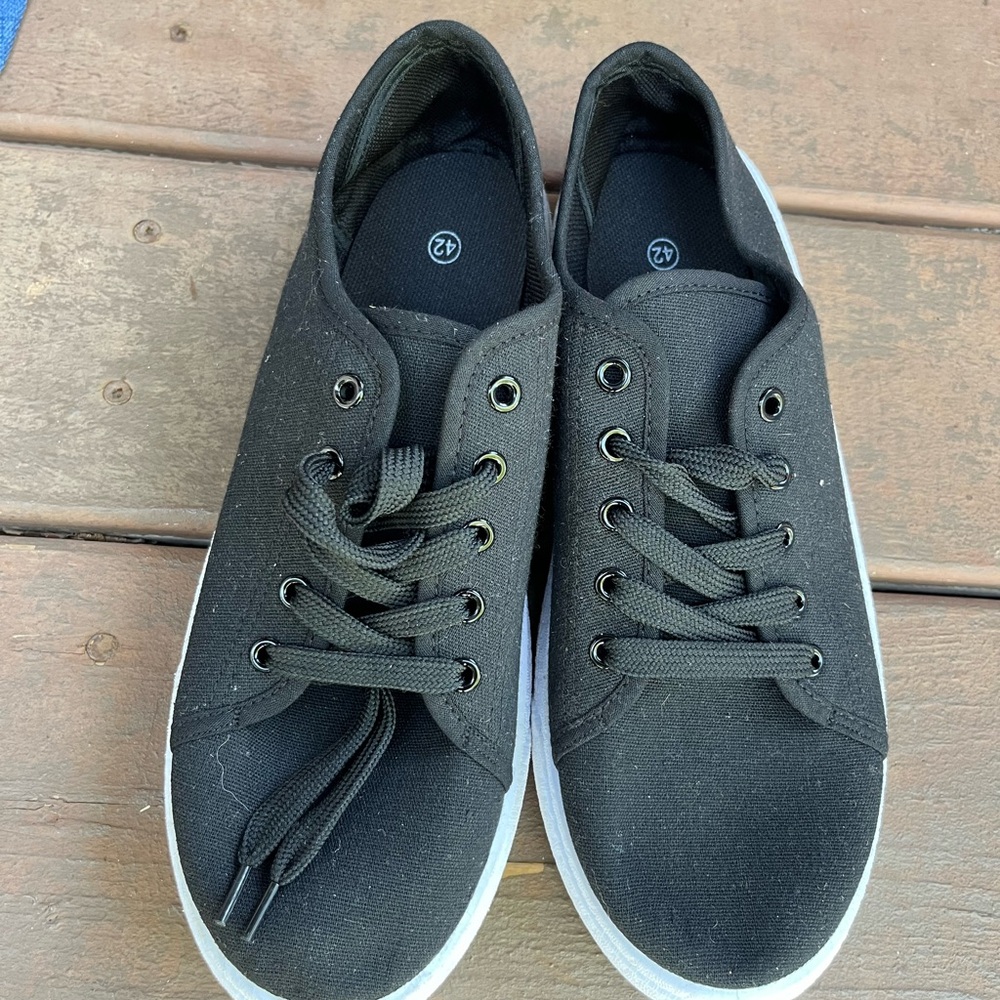 SHEIN Black Canvas Men's Sneakers